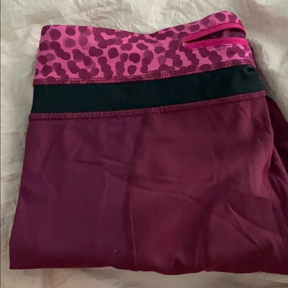 Lululemon leggings ‼️look at pictures carefully‼️ - Picture 3 of 7